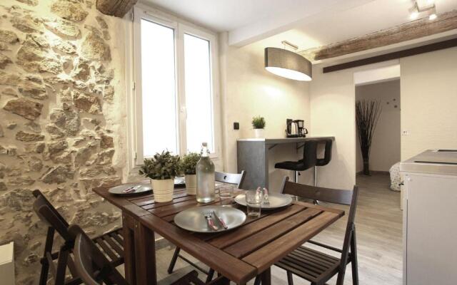 GregBnb-com - T2 Ancien et moderne - PARKING INCLUS - 15min Gare