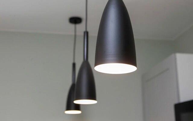 Диван и чемодан на улице Космическая