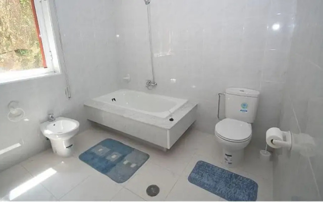 Apartment - 4 Bedrooms with Sea views - 107766