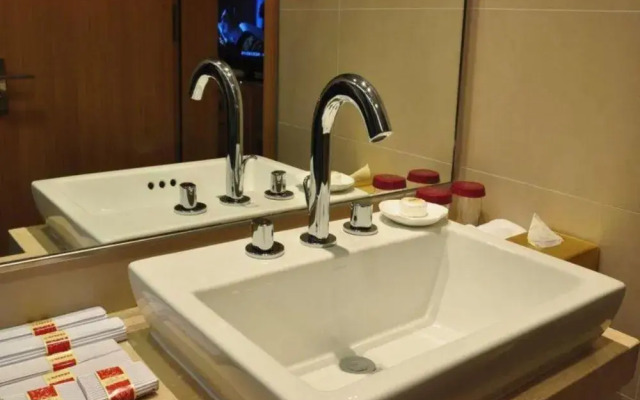 Haitian Theatre Hotel