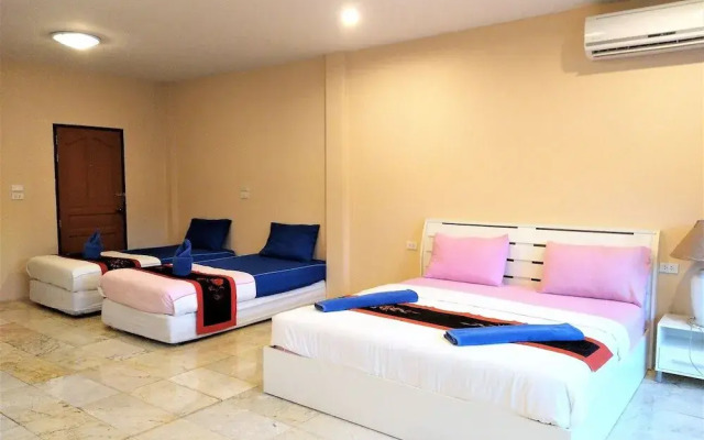 Khao Saming Paradise Resort