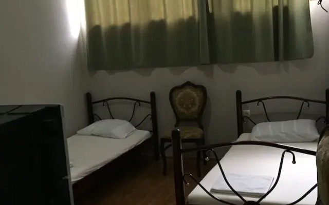 Hotel Eleon