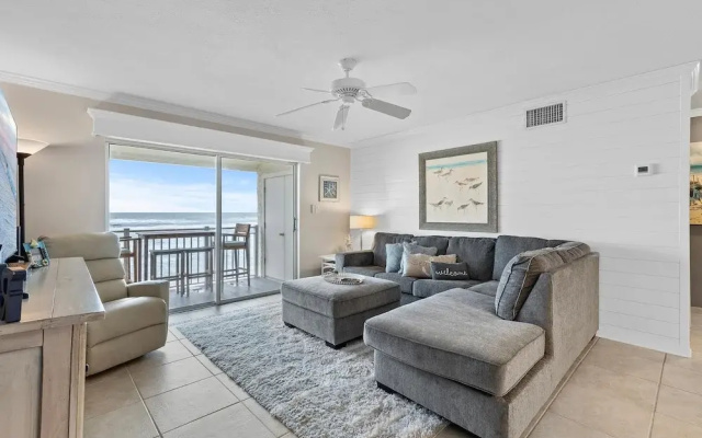 Colony Beach Club 224