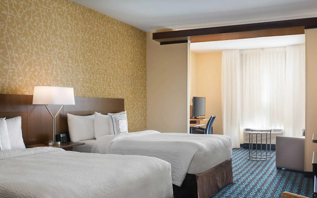 Fairfield Inn & Suites Dallas West/i-30