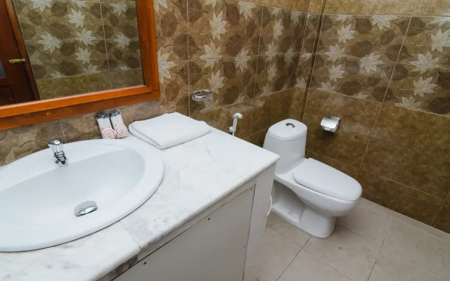 OYO 463 Emerald Breeze