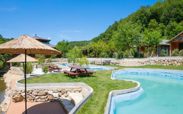 Sosyete Cobani Dogal Yasam Oteli