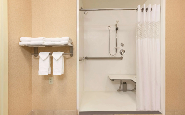 Hampton Inn & Suites Greenfield