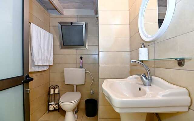 Anil's house - מתחם צימרים עם בריכה מקורה ומחוממת Zimmer with heated swimming pool