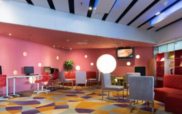 Tianjin Binhai Saint Light Hotel