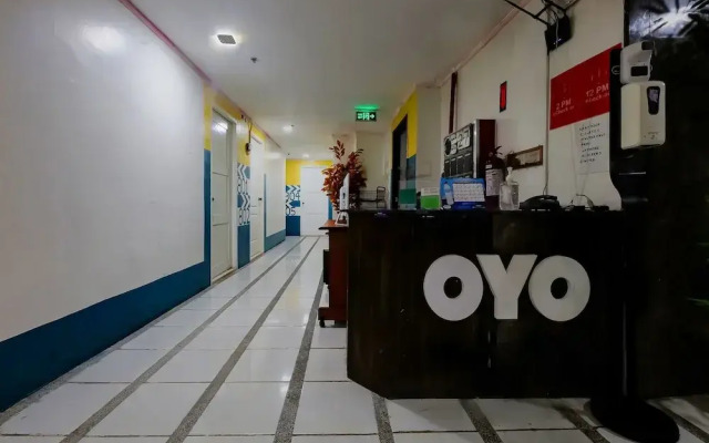 OYO 809 Crowne One Condo