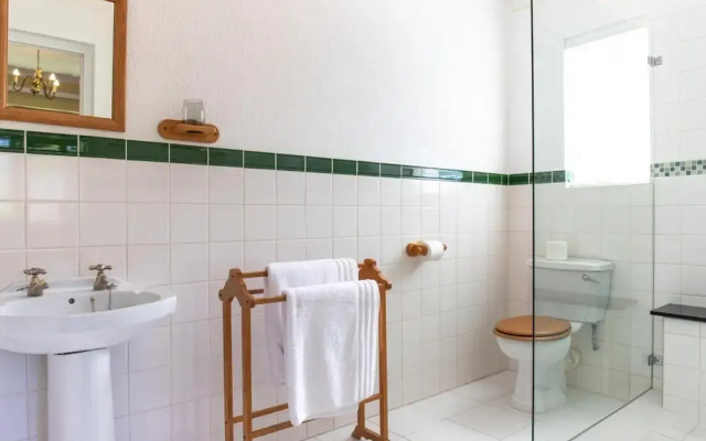 Knightsbury Guest House