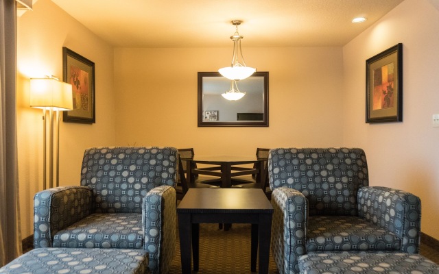 Monarch Hotel & Conference Center