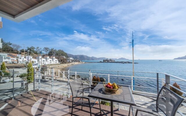 Namhae Lounge 32 Resort B