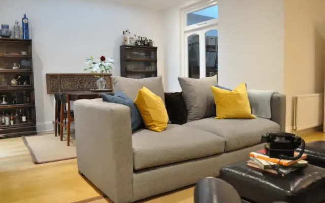 Stunning 2 Bedroom 2 Bathroom in South Kensington