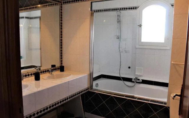 La Villa des Ames Liées