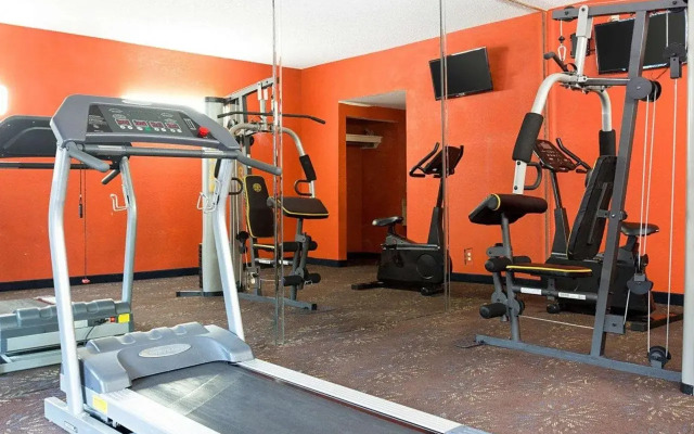 Quality Inn & Suites near Six Flags - Austell