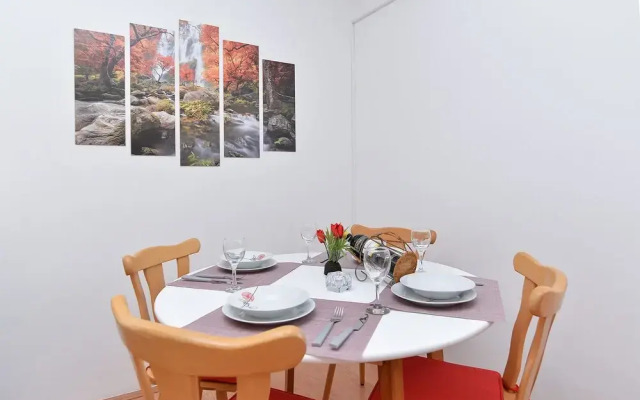 Apartment 358
