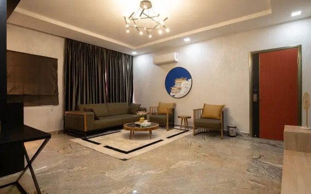 Yanna Apartments By Khaliques