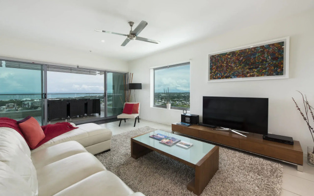 Darwin Executive Suites & FREE CAR