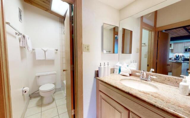 Laurelwood Condominiums Studio Premier Unit 311