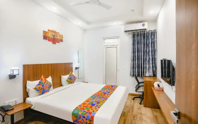 FabHotel Indirapuram by SBG Near Sec 62 Noida