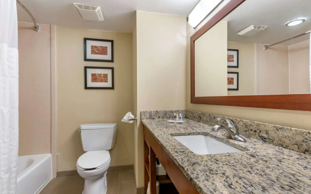 Comfort Suites Newark - Harrison