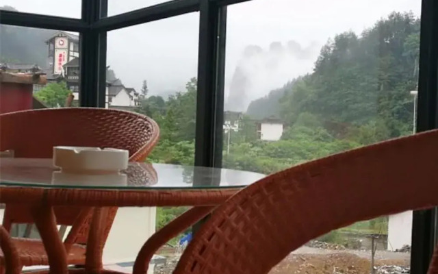 The Bamboo Inn with Mountain-view