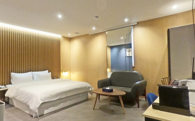 Hotel Millennium