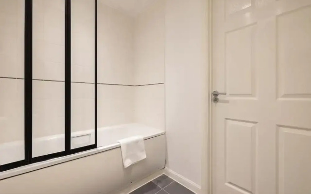 2 Bedrooms Apartment in Wembley