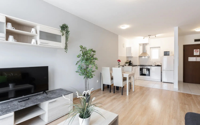 Maple Tree Apartments