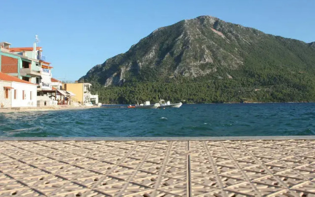 Thesmos Village I