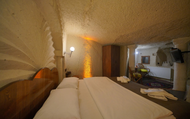 Megaron Cave Hotel