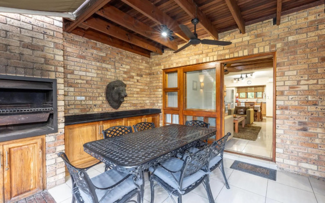 Legend Safaris - Kruger Park Lodge 257B