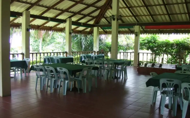 CAPITAL O1142 Laemkum Beach Resort