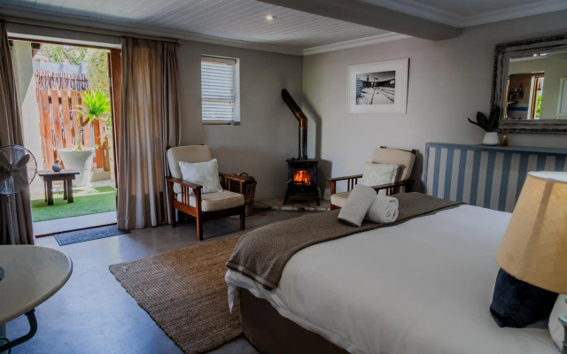 A Hilltop Country Retreat