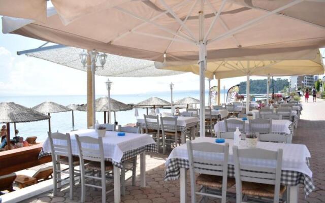 Afrodite Seaside Rooms