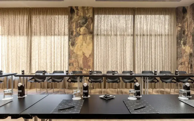 Holiday Inn Madrid-piramides