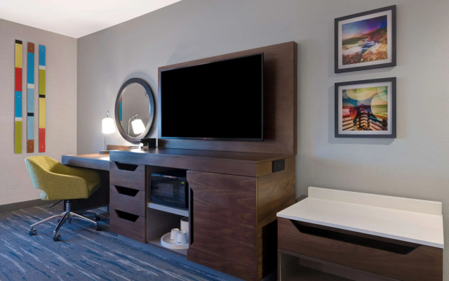Hampton Inn & Suites Marina