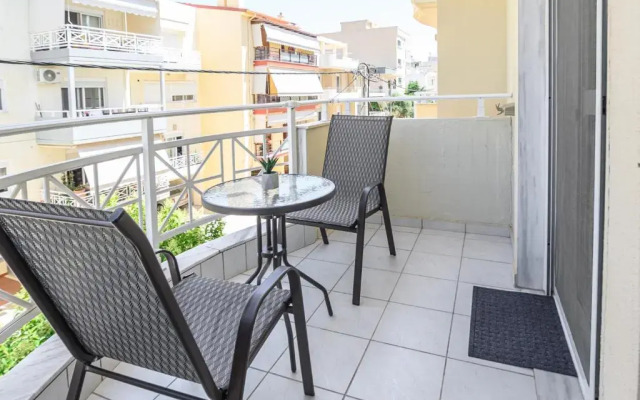 Yellow Fresh Apartment 2