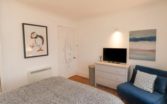 6 Hillside Terrace