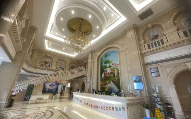 Vienna International Hotel (Nanchang Qingshan Lake Wanda Plaza)