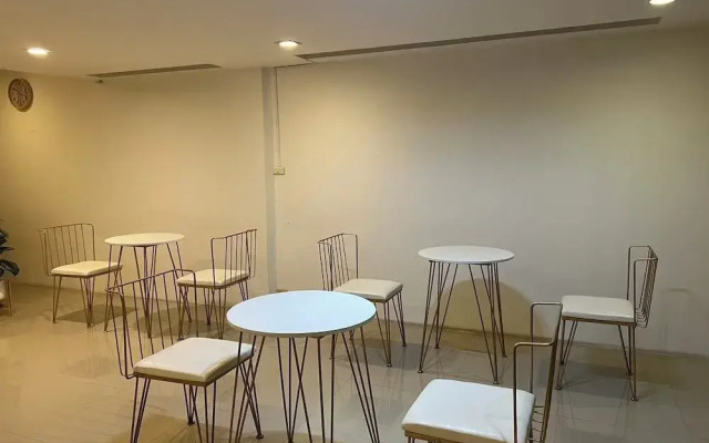 Comfy Crib Hostel 2