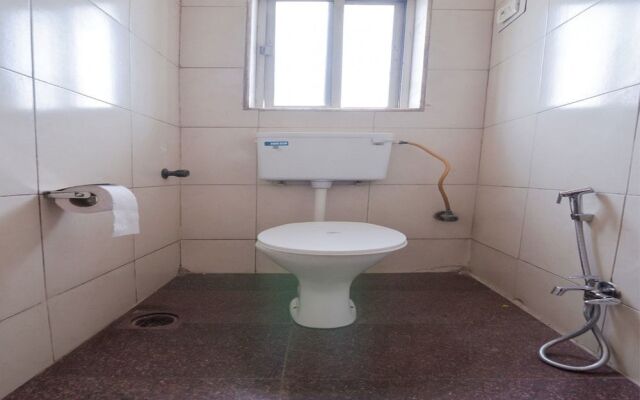 OYO 24337 Akshaya Lodging