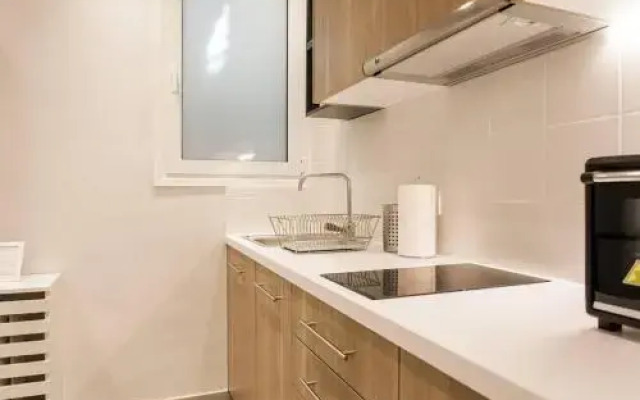 Chic and Cosy Flat in Plaka by UPSTREET