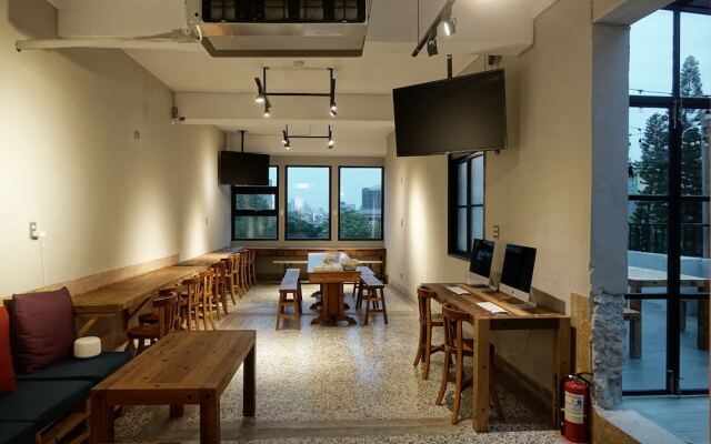 Cao Ji Book Inn Hostel