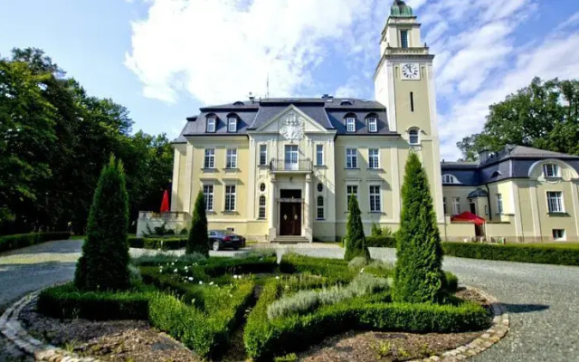 Pałac Borowa