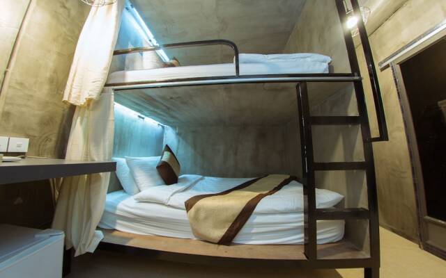The Lodge Yangon Hostel