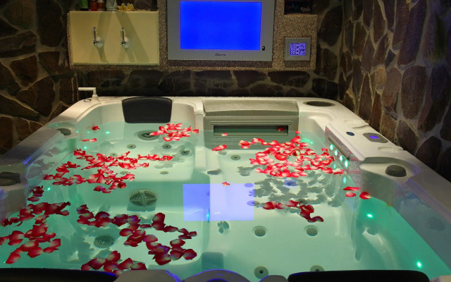 Rainbow Forest Motel