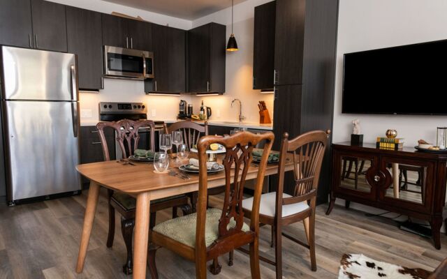 HOLT - Modern, Newly Renovated 2BR in Willits Town Center