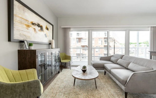 Milwaukee River Condos by Barsala